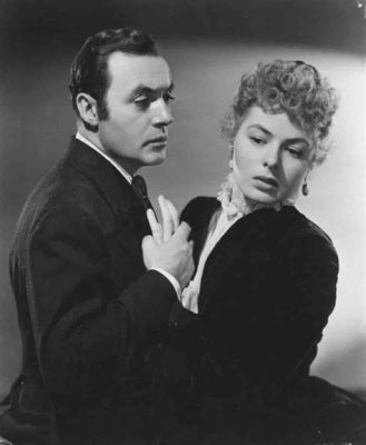 Gaslight - A Tale of Manipulation and Victorian Intrigue?  Featuring Stellar Performances by Ingrid Bergman and Charles Boyer! 